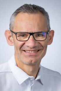 Portrait von PD Dr. med. Urs Karrer