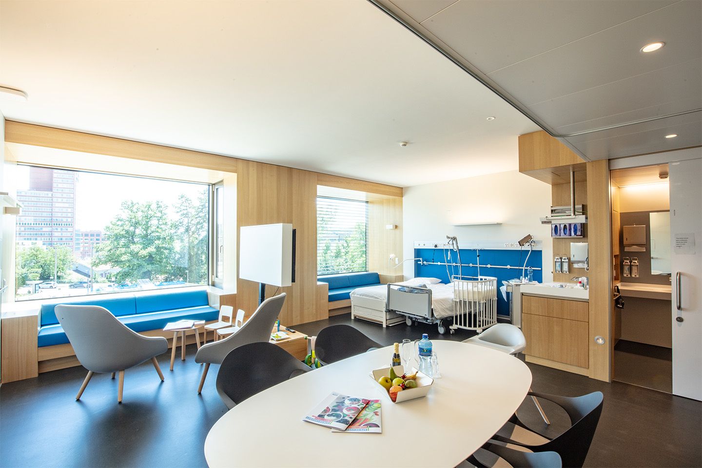 Eine grosszügige Familiensuite der Klinik für Geburtshilfe am Kantonsspital Winterthur