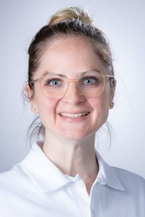 Portrait Laura Stoessel, Oberärztin