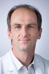 Ein Portrait von Dr. med. Steffen Böhm.