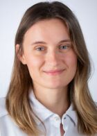 Portrait von Dr. med. univ. (HU) Diana Wilhelm.