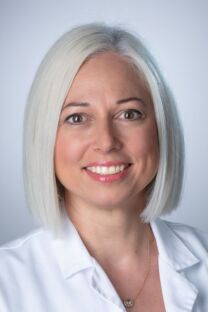 Portrait von Dr. med. Janine Tarantino.