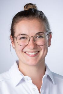 Portrait von Jessica Ambros.