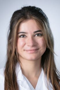 Portrait von Shahrzad Kazemieh.